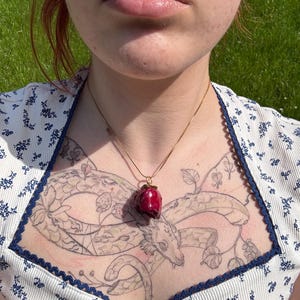 Real Rose Necklace in Resin, Handmade Floral Jewelry Gift, Preserved Flower Pendant for Women, Unique Nature-Inspired Accessory