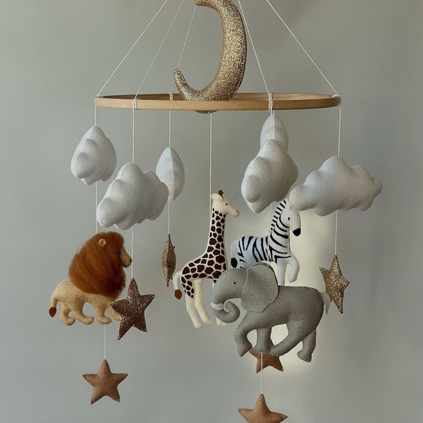 Baby mobile neutral animals Africa safari giraffe Newborn baby shower gift giraffe,lion,elephant Africa nursery mobile felt mobile Safari