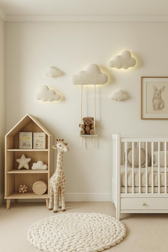 LED-Lichterkette fürs Kinderzimmer: Plüschbär auf Schaukel, Boucle-Dekoration