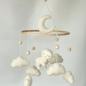 Baby mobile sheep lamb boucle Neutral gender crib mobile Boucle clouds moon sheep Mobile fluffy sheep Nursery on the farm Baby shower gift zdjęcie 2