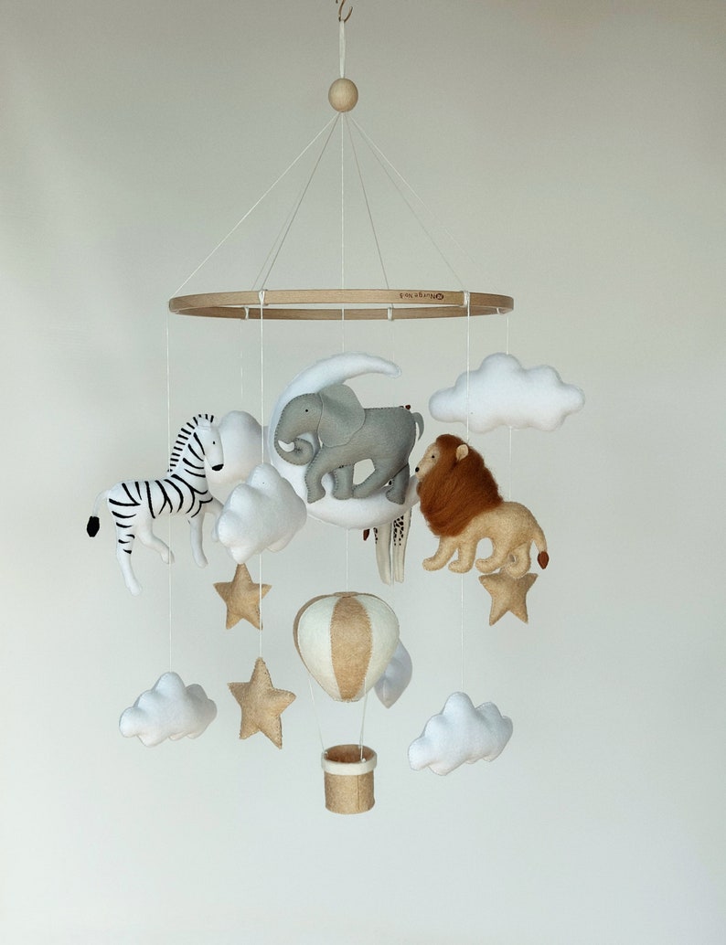 Baby mobile neutral animals Africa safari giraffe Newborn baby shower gift giraffe,lion,elephant,zebra Africa nursery mobile felt Safari 画像 2