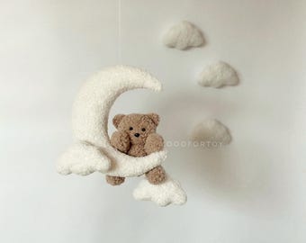 Bouclé Bär Mond Mobile: Neutrale hängende Dekoration