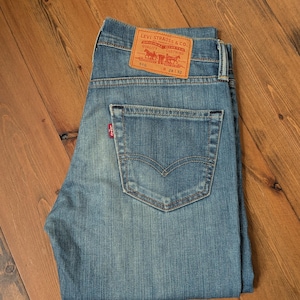 Vintage Levi&#39;s 510 Jeans: Men&#39;s W28 L32 Straight Leg Denim