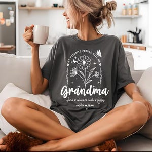 Comfort Colors Grandma Shirt – Custom Est Year Tee – New Grandma Shirt – Gift for Nana – Grandma Shirt Gift