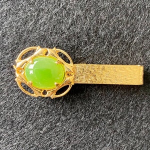 Tie Clip | gold plated with nephrite BC jade cabochon | vintage | gifts for him | suit and tie accessories