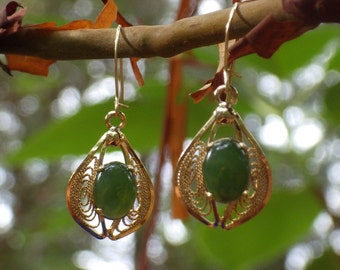 Teardrop dangle earrings | vintage BC nephrite jade | gold plated filigree earrings with jade cabochons in claw settings
