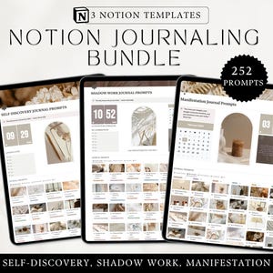 Könnte beinhalten: Drei Notion-Vorlagen zum Journaling, angezeigt auf einem Computerbildschirm. Die Vorlagen sind mit "Self-Discovery Journal Prompts", "Shadow Work Journal Prompts" und "Manifestation Journal Prompts" betitelt. Jede Vorlage verfügt über ein hellbraunes Farbschema und enthält eine Vielzahl von Journal-Aufforderungen.