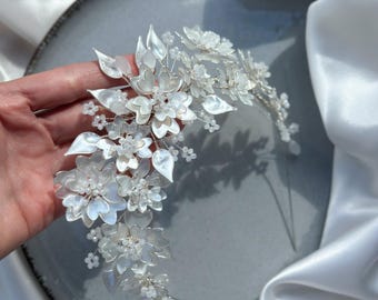 Pearl White Floral Wedding Crown: Handmade Wedding Tiara  display picture 2