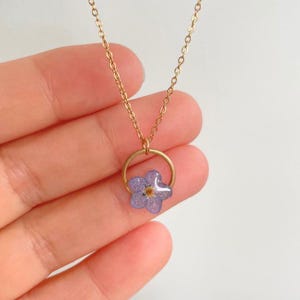 Dainty Real Forget Me Not Flower Circle Charm Necklace - Minimalist Tiny Blue Flower Necklace -Handmade Delicate Blossom Pendent Necklace