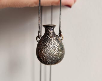 Vintage Amphora Pendant Necklace – Antique Brass & Bronze Boho Jewelry