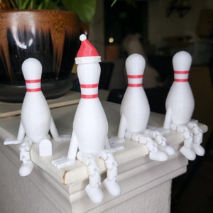 Bowling Buddy Figurine - Articulated Mini Bowling Pin Toy - Pin Pal Desk Buddy for Bowling Enthusiasts - Strike Pose Collectible Gift