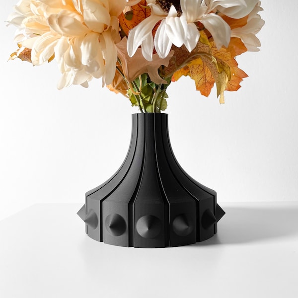 Contemporary Black Vase with 3D Geometric Accents - Chic Architectural Piece for Dried Flower Arrangements and Table Centerpieces