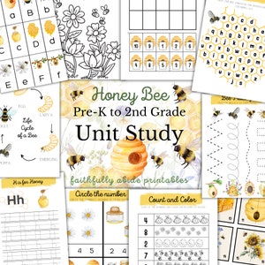 Könnte beinhalten: Ein druckbares Honey Bee Unit Study für Kinder der Vorschule bis zur 2. Klasse. Die bunten Arbeitsblätter zeigen Bienen, Honigwaben und Blumen. Die Einheit umfasst Aktivitäten wie Zählen, Ausmalen, Nachzeichnen und Buchstaben erkennen.