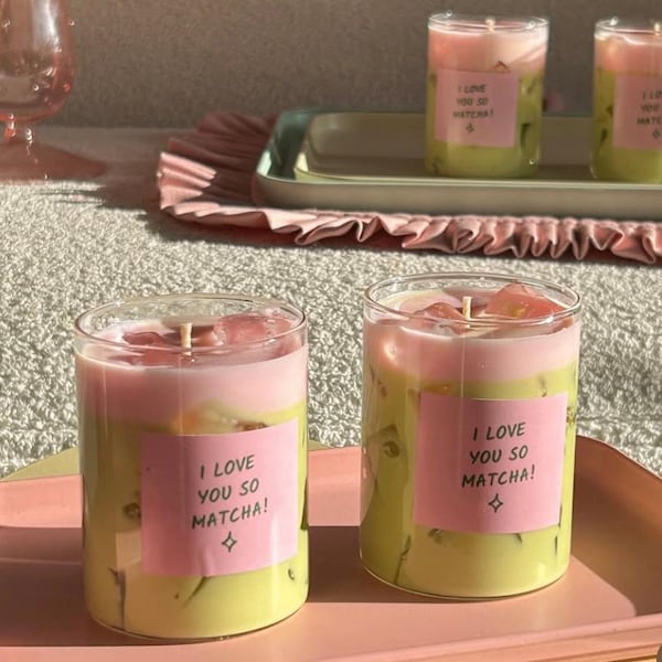 Caja de regalo personalizada con vela de matcha latte de fresa y tarjeta de felicitación gratis / Vela latte / Vela de San Valentín / Vela de matcha