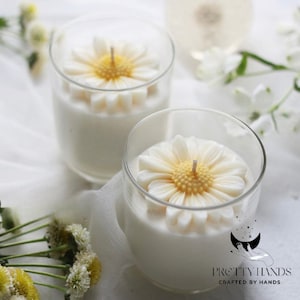 Caixa de presente com duas velas de soja personalizadas com margaridas e cartão, lembrancinha de casamento, presente de aniversário, vela de flor de margarida
