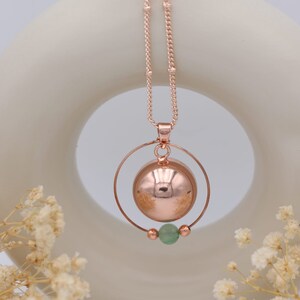 Elegant Pregnancy Bola - Customizable Harmonious Maternal Jewelry with Natural Stone Bead - Chic Gift for Future Mom