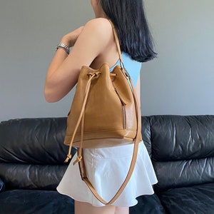 Geschenk für Frauen, Beuteltasche für Geschenk, Crossbody-Tasche für Frauen, Mittlere Lederbeutel, Personalisierungstasche, Lederhandtasche
