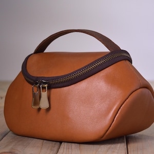 Leather Travel Makeup Bag – Stylish Cosmetic Pouch