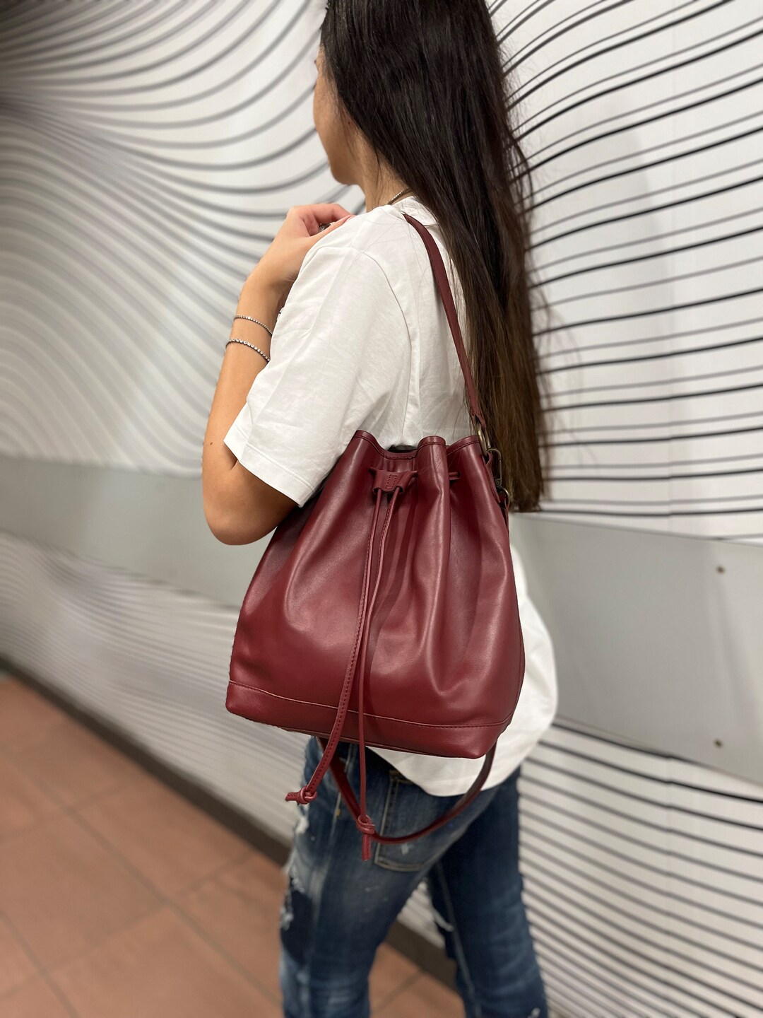 ◇DAKS◇ [BIRKBECK] Buck Bag Burgundy D Decorative Cowhide B buckskin-cherokee-hand-bag-