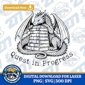 以下が含まれることがあります： 本の上にいるドラゴンの白黒イラスト。テキストは「Quest in Progress」。画像には「Download Now」ボタンと、レーザー用途のデジタルダウンロードに関する情報が含まれています。