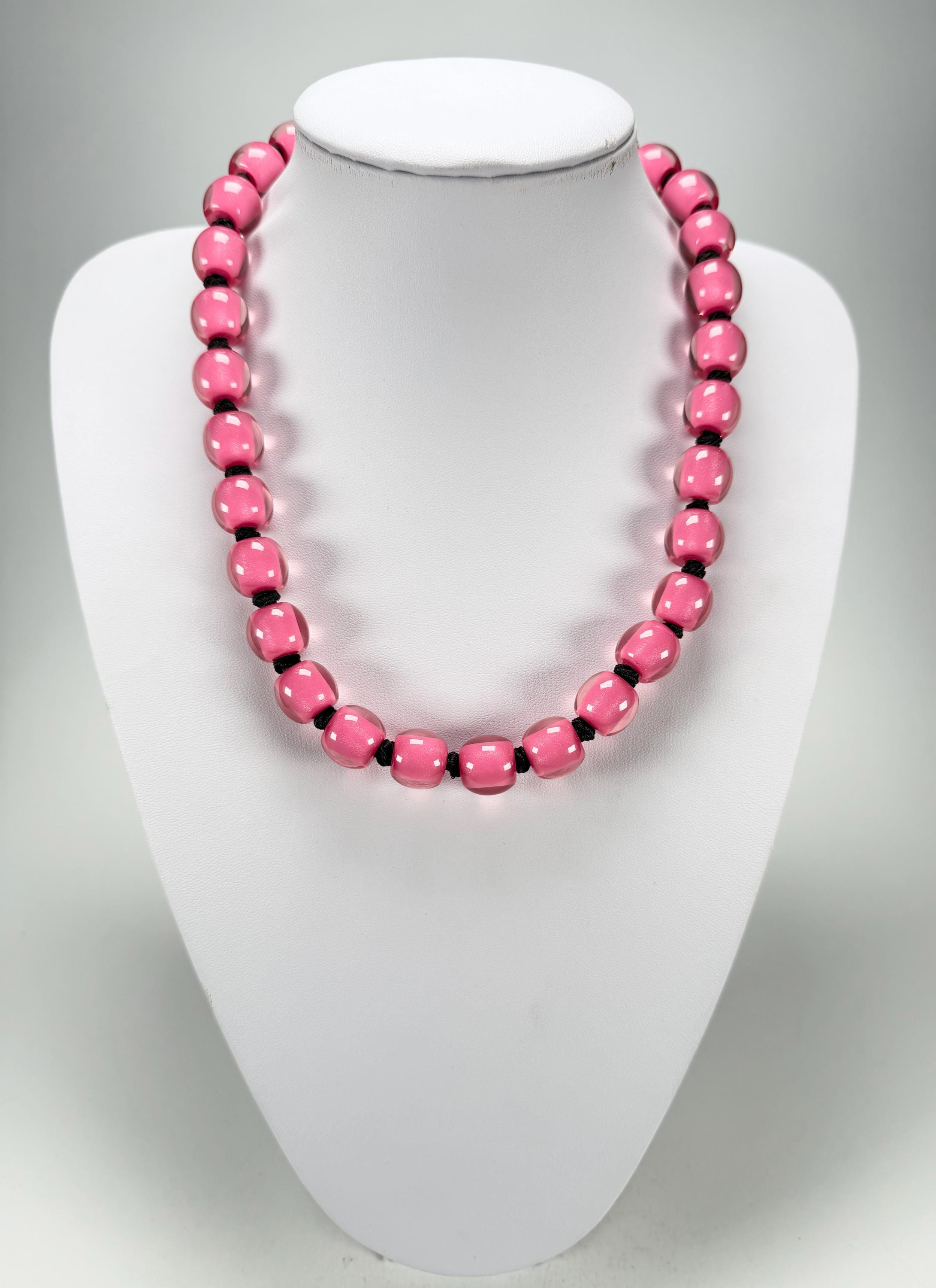 Zsiska - Colourful Beads 30 Bead Hot Pink Resin Necklace