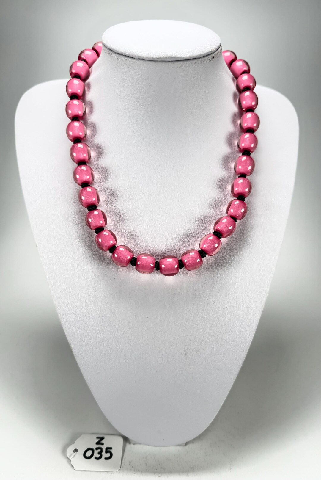 Zsiska - Colourful Beads 30 Bead Hot Pink Resin Necklace