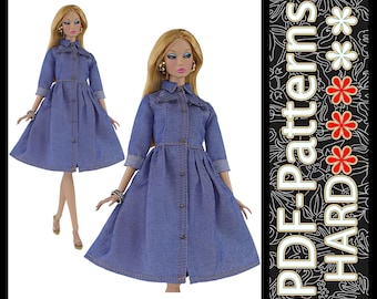 Può includere: Due bambole alla moda con abiti in denim con bottoni e gonne svasate. Le bambole hanno lunghi capelli biondi e gioielli. L'immagine include il testo "PDF-Patterns HARD".