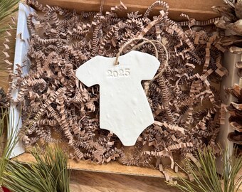 Adorno personalizado para bebé, regalo de Navidad para el primer bebé, adorno para bebé, regalo de Navidad, anuncio de embarazo, regalo para mamá, papá y abuelos.