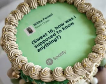 Topo de bolo com letras de Sweet 16, bolo de coração, impressão comestível, personalizado, sob medida, bolo de coração, lista de reprodução de papel de glacê, topo de letras comestível