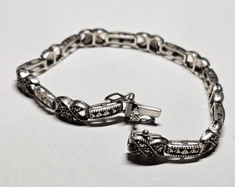 1970s Italian Rhodium Plated Articulated Textured Modernist  Vintage Silver Textured Articulated Flat Chain main image 0