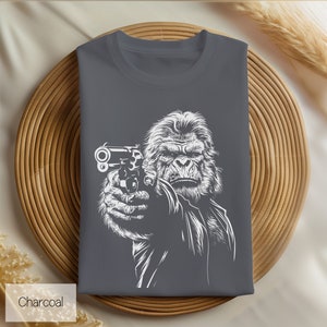 Bigfoot Gun Graphic Tee, Edgy Design, Patriot Gift 画像 8