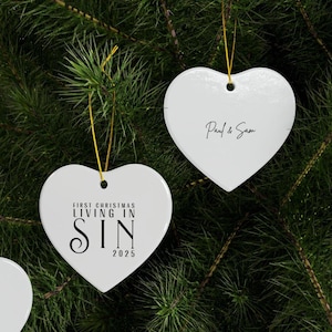 Lustige Paare Keramik Ornament: Erstes Weihnachten Leben In Sünde, Personalisiert