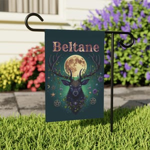 Bandera de jardín, bandera del ciervo de Beltane, bandera para casa, bandera para exteriores, decoración de primavera, rituales paganos, letrero para el jardín imagen 6