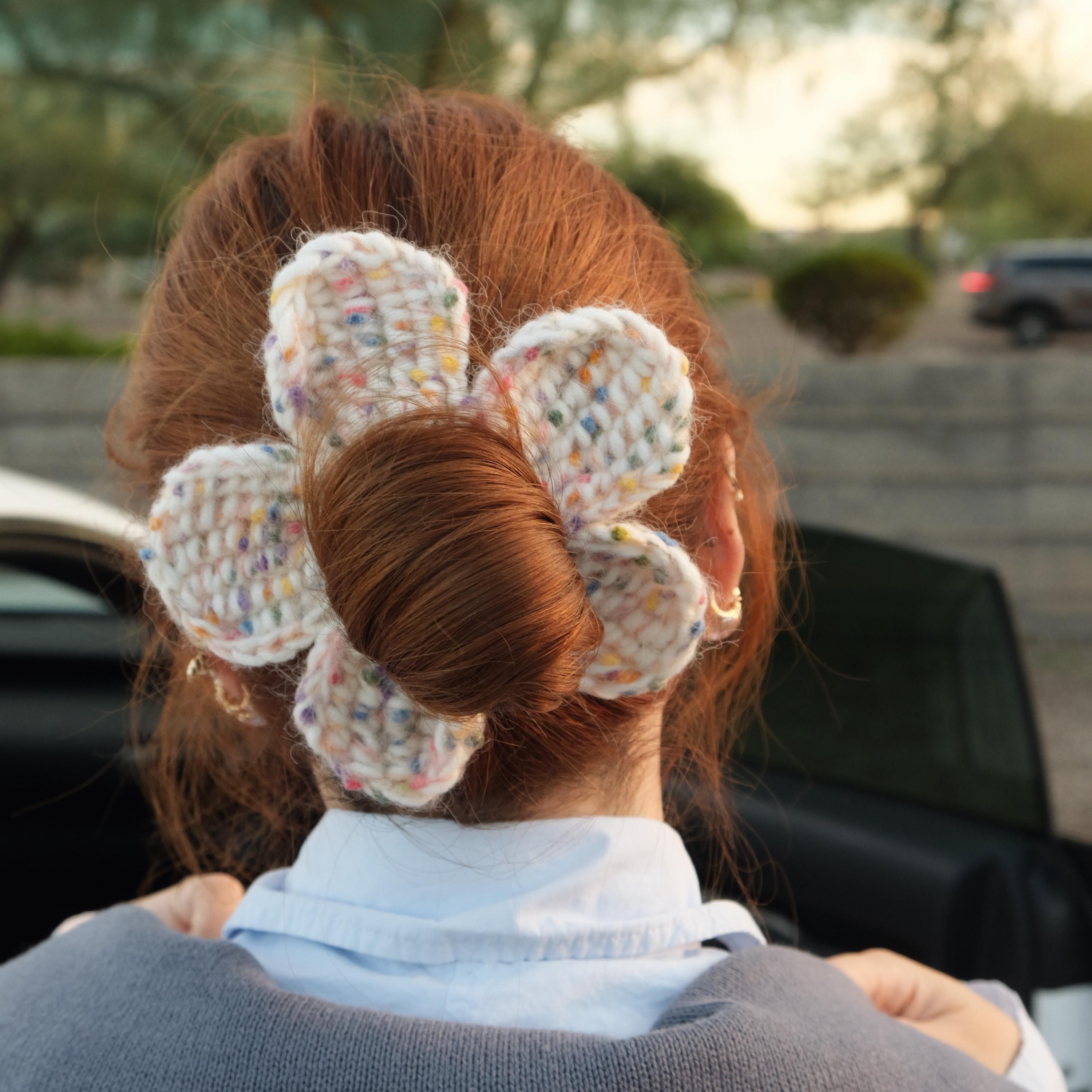 20 Crochet Scrunchies with Cherries, Ruffles, Shells, and Stars 17 Crochet Flower Scrunchie