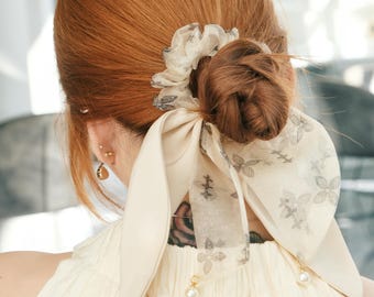 Elastico per capelli in chiffon floreale con lunghe code di nastro – Elegante chignon avvolgente