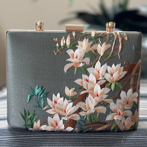 Cartera sobre de seda floral Symphony