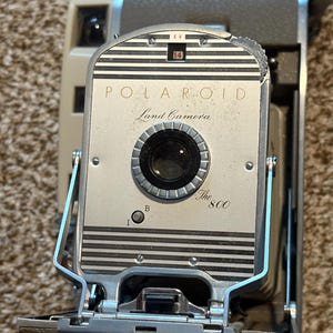Polaroid Landkamera Modell 800 - mit Tasche und Zubehör! Super Zustand! Wunderschöne Hülle