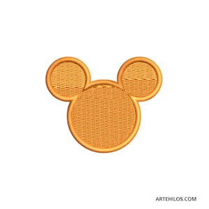 Puede incluir: Diseño de cabeza de Mickey Mouse bordado en naranja.