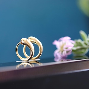 Snake Hoop Earrings • Gold Snake Earrings • Snake Huggie Hoop Earrings • Serpent Earrings • Dainty Plain Earrings • Christmas Holiday Gift