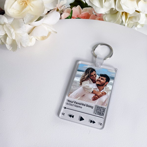 Personalized Song Keychain Anniversary Gift for Him Gift for Her Gift for Boyfriend, Gift for Girlfriend, Valentine's Day Music Keyring Gift