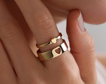 Sterling Silver Personalized Couple Rings, His and Hers Matching Wedding Bands, Couples Heart Jewelry Set, Unique Promise and Wedding Rings