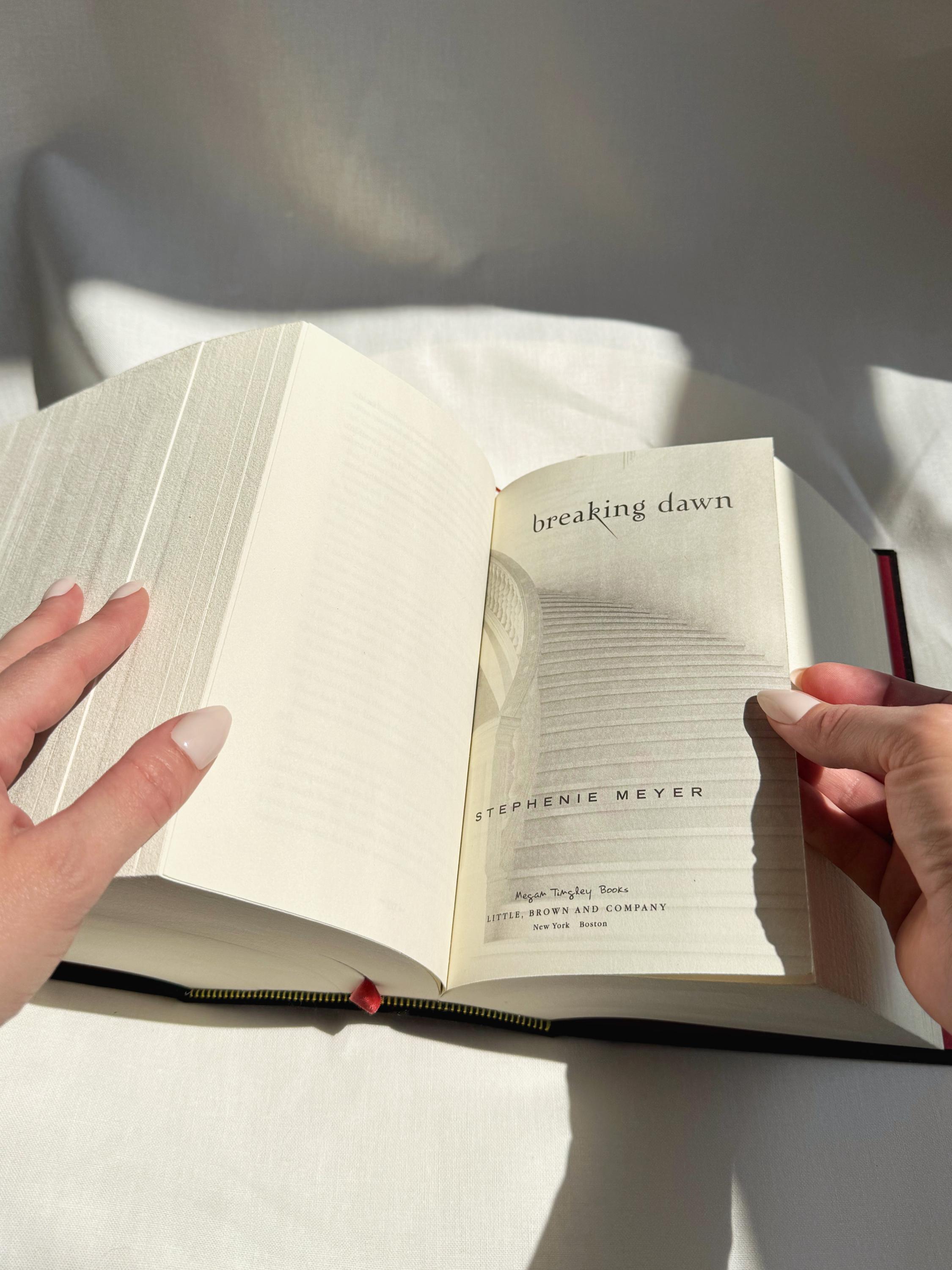 Twilight Saga Omnibus: Handmade Rebound Book, Gold Foil, Red