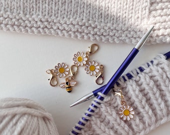 Cute Bumble Bee and Daisy Stitch Marker with a Lobster Clasp *Set of 5*