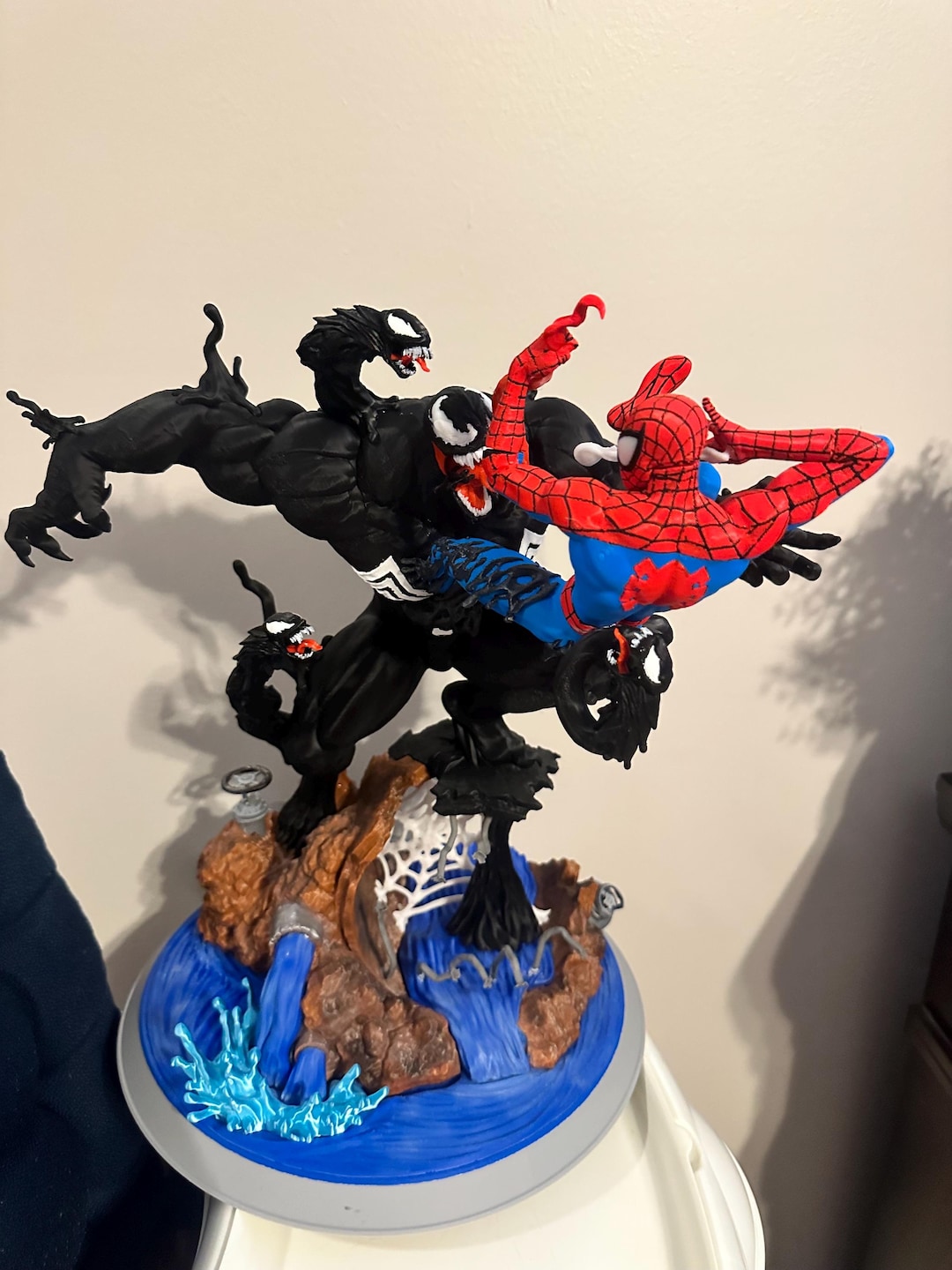 Venom Vs. Spider-man 3D Printed Diorama – 14 Inches - Etsy