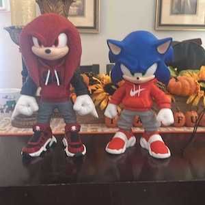 3D Printed Sonic or Knuckles Figure, and other characters Customizable Color