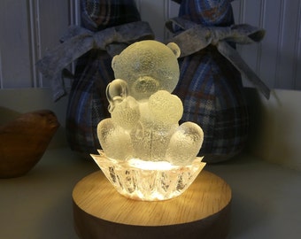 Cream teddy bear lamp night light for children's bedroom, handmade in epoxy resin. USB teddy lamp and luminous bear figurine sculpture. Gift idea.