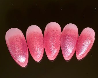 Love Bomb Nails | Pink cat eye nails | Pink cat eye | Cat Eye Nails | Sparkly nails | Ombre nails | Ombre cat eye nails | Pink nails