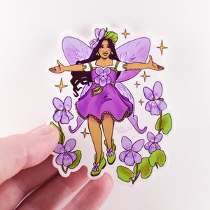 Pegatina de hada de flores violetas / Calcomanía de vinilo troquelado resistente al agua y brillante de 3,5" / Arte original mágico y lindo para la estética de Fairycore y Cottagecore