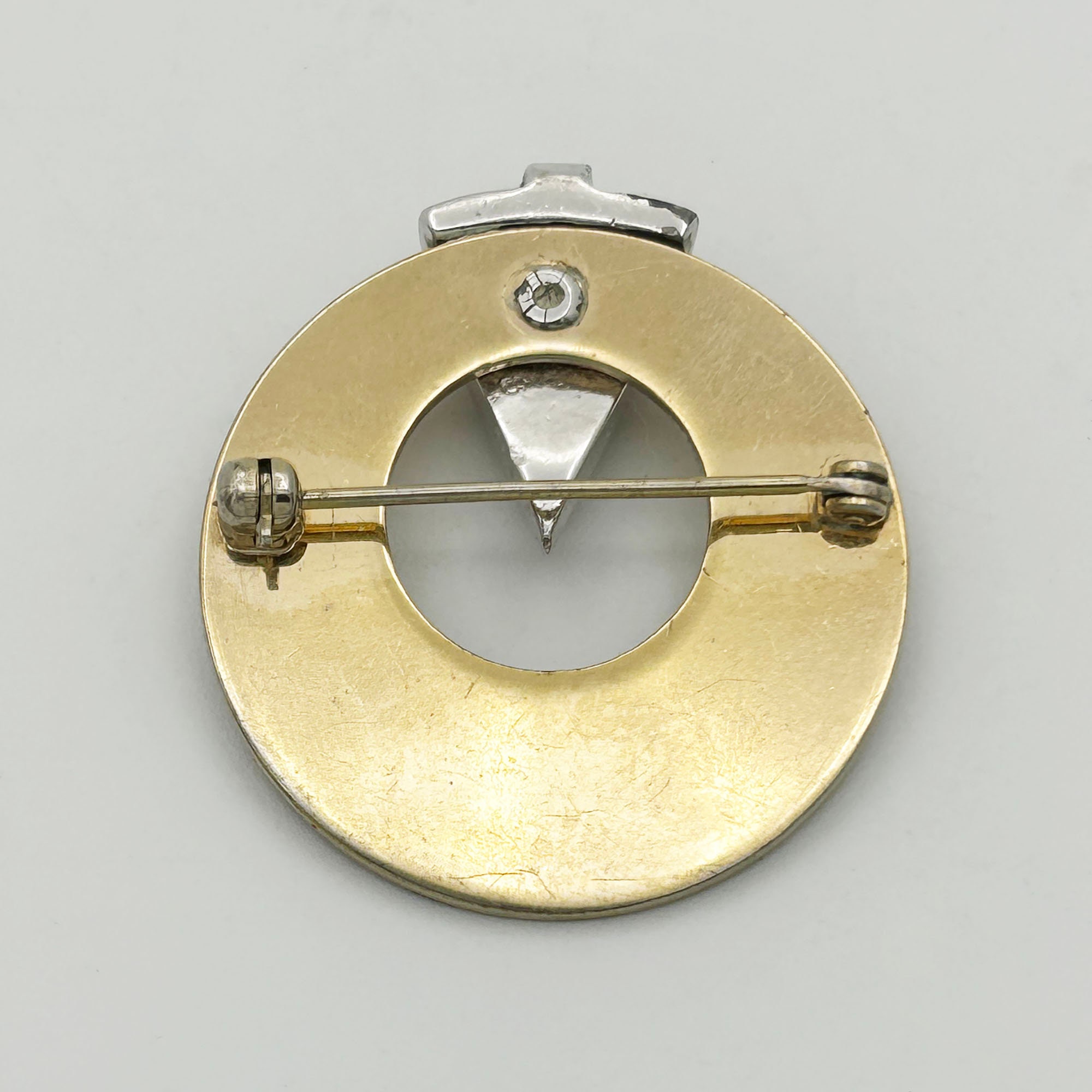 Vintage Custom-made 18K Gold Circle Brooch With Sapphires
