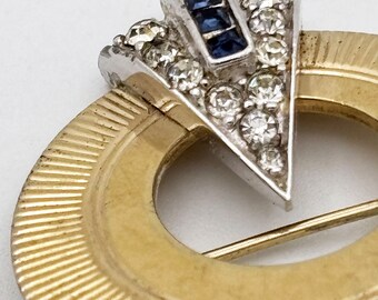 Vintage Custom-made 18K Gold Circle Brooch With Sapphires Vintage Custom-made 18K Gold Circle Brooch With Sapphires
